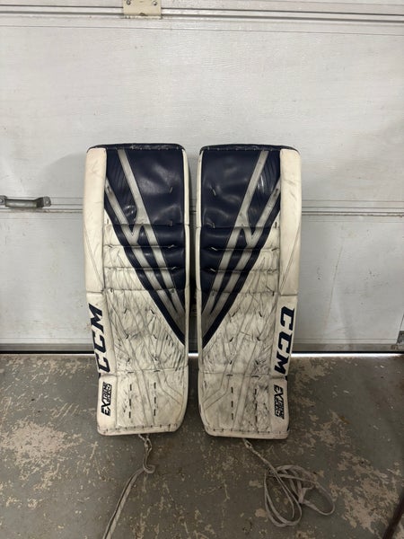 34" CCM Extreme Flex 4 Goalie Leg Pads Pro Stock (Used)