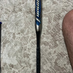 Easton Typhoon Alloy Bat (-10) 21 oz 31"