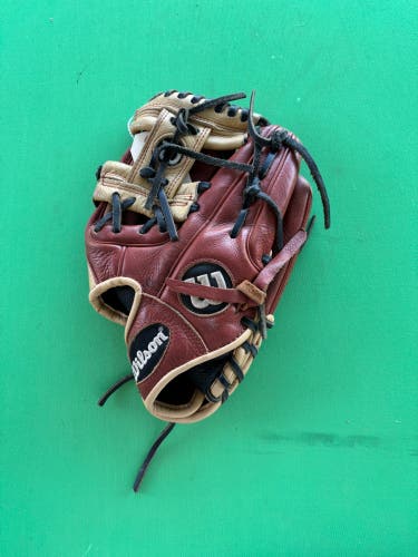 Brown Wilson A550 RH Infield Baseball Glove 11"
