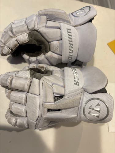 Youth medium  Warrior Burn Lacrosse Gloves Small (Used)