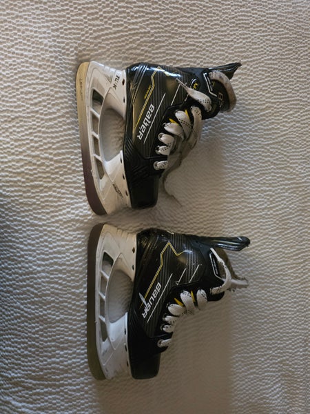 2024 Bauer Supreme M40 Hockey Skates Extra Wide Width Size 2 (Used)