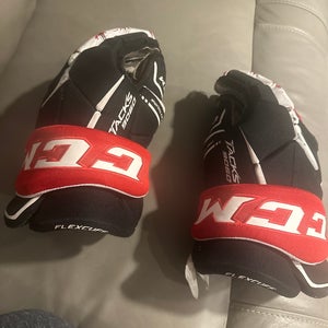 CCM Tacks 9060 Gloves 14" (Used)