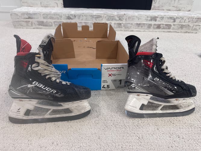 Bauer Vapor X5 Pro Hockey Skates Size 4.5 (Used)