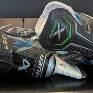 Bauer X Hockey Skates Regular Width Size 2 (Used)