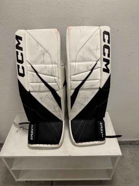 28" CCM Extreme Flex E6.5 Goalie Leg Pads (Used)