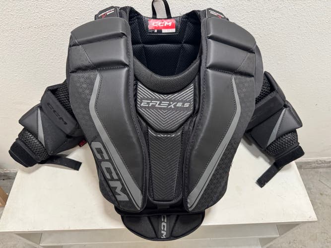 Large/Extra Large CCM Extreme Flex E6.5 Goalie Chest Protector (Used)
