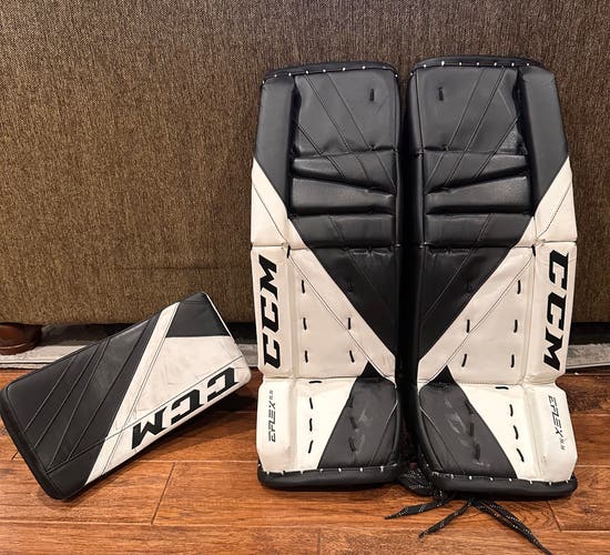26+1” CCM Eflex 5.5 Regular Goalie Pads and Blocker (NO TRAPPER) (Used)