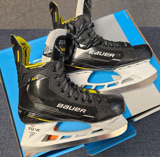 2023 Bauer Supreme M4 Hockey Skates Regular Width 7 (Used)