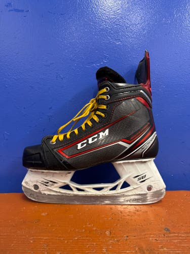 CCM JetSpeed XTra Pro Plus Hockey Skates Regular Width 8.5 (Used)