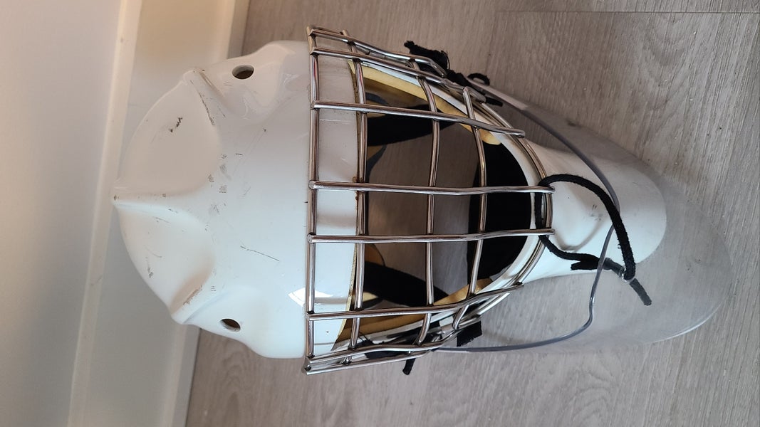 2015 Senior Large Sportmask T3 Goalie Mask Pro Stock (Used)