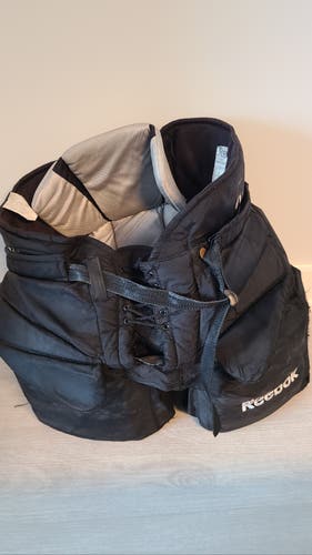 2015 Senior Large Reebok 18k Hockey Goalie Pants Pro Stock (Used)