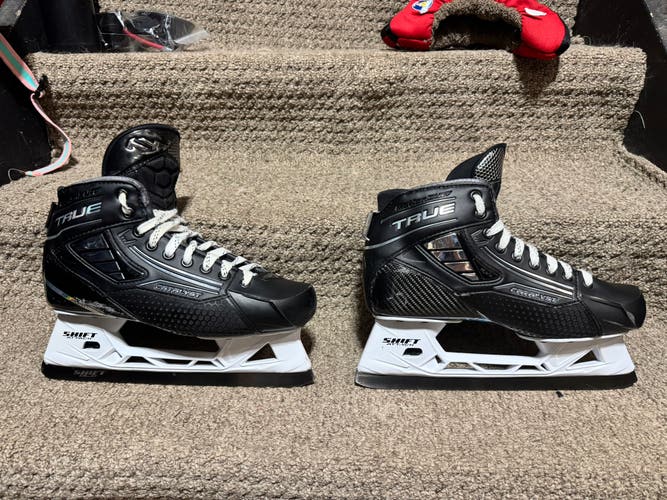 2024 True Catalyst 9X4 Hockey Goalie Skates Wide Width 9.5 (Used)