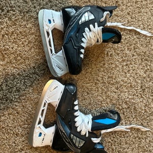 2021 True TF7 Hockey Skates Regular Width Size 3.5 (Used)