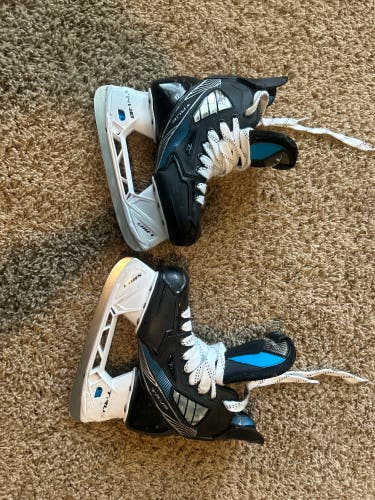 2021 True TF7 Hockey Skates Regular Width Size 3.5 (Used)