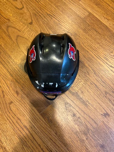 Small Bauer Bhh2100jr Helmet (Used)