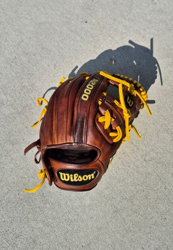 Wilson RH Infield A2000 Baseball Glove 11.5"