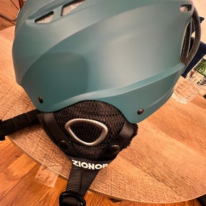 Men's Large Helmet (Used)