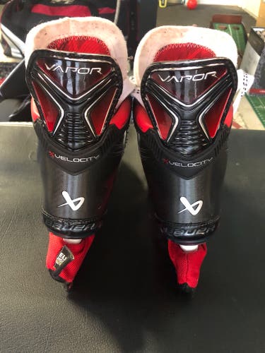 2023 Bauer Hockey Skates Size 5.5 (Used)