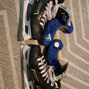 CCM Super Tacks 9380 Hockey Goalie Skates Regular Width Size 5.5 (Used)