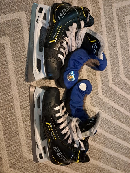 CCM Super Tacks 9380 Hockey Goalie Skates Regular Width Size 5.5 (Used)