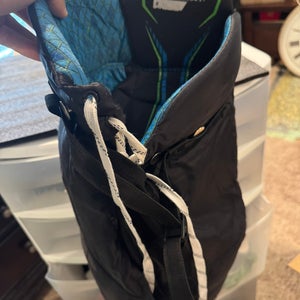 Youth Large Bauer Hockey Pants (Used)