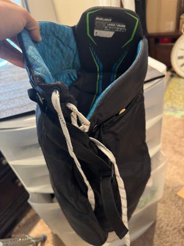 Youth Large Bauer Hockey Pants (Used)