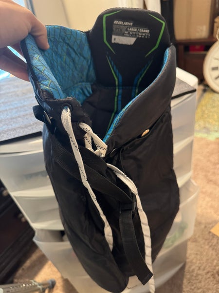 Youth Large Bauer Hockey Pants (Used)