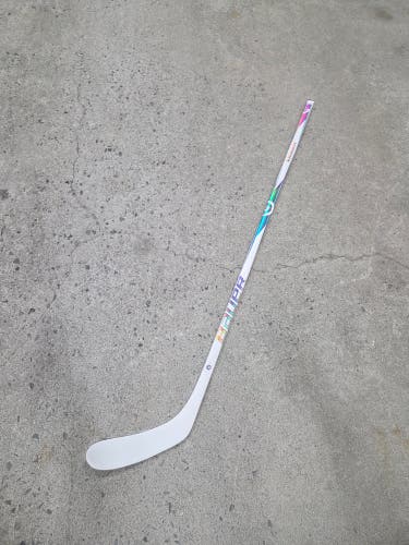 New Senior Bauer Proto2 Right Handed Hockey Stick P28 55 Flex