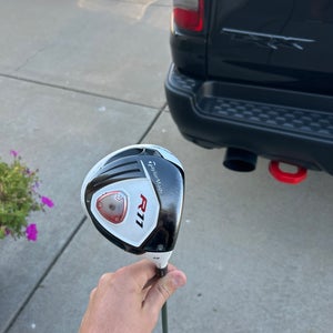 Men's 2011 TaylorMade R11 Right Handed Driver Stiff Flex 9 Loft (Used)