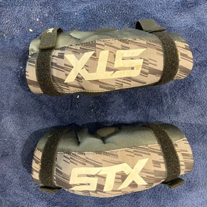 Medium Youth STX Stallion 75 Arm Pads (Used)