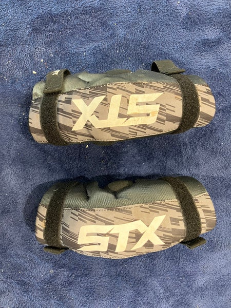 Medium Youth STX Stallion 75 Arm Pads (Used)