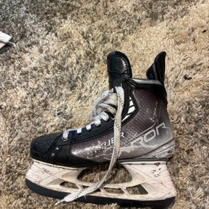 2021 Bauer Vapor Hyperlite Hockey Skates Regular Width 6.5 (Used)
