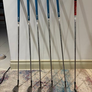 Men's 2009 TaylorMade Burner 2.0 Right Handed Iron Set Regular Flex 6 Pieces Steel Shaft (Used)
