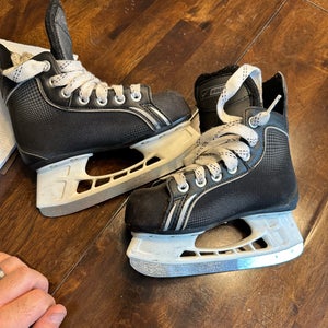 Bauer Supreme Hockey Skates 13 (Used)
