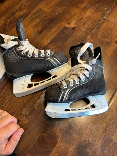 Bauer Supreme Hockey Skates 13 (Used)
