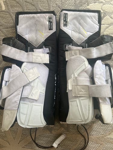 30" Bauer Vapor X5 Pro Goalie Leg Pads (Used)