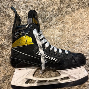 2020 Bauer Supreme UltraSonic Hockey Skates Regular Width 6.5 (Used)