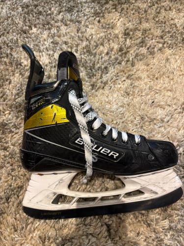2020 Bauer Supreme UltraSonic Hockey Skates Regular Width 6.5 (Used)
