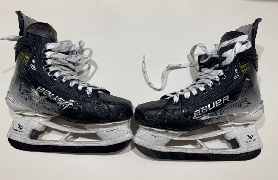 Bauer Vapor Hyperlite 2 Hockey Skates Size 4 (Used)