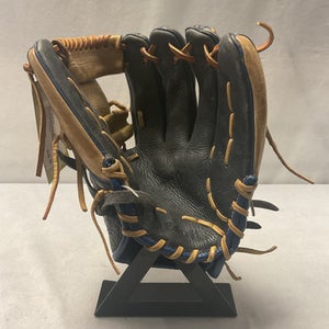 Wilson (Used) Black Right Hand Throw 11.75" Baseball Glove