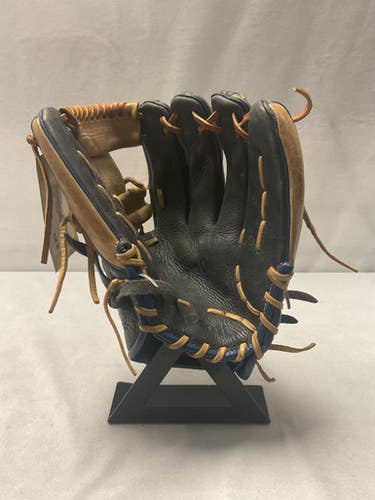 Wilson (Used) Black Right Hand Throw 11.75" Baseball Glove
