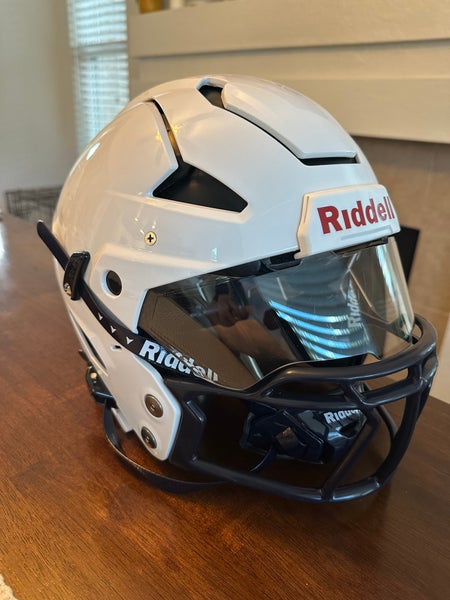 Medium Adult Riddell Axiom Helmet (Used)