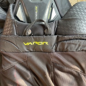Men's Intermediate Medium Bauer Vapor Hyperlite Hockey Pants (Used)