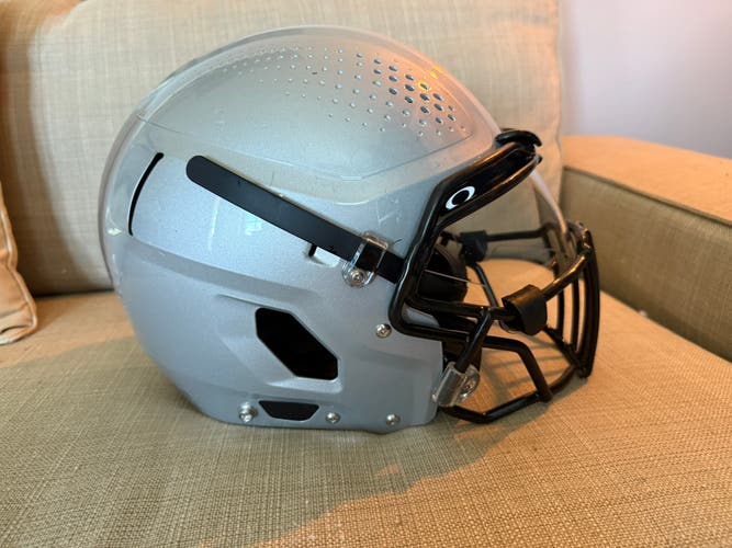 Large Youth Vicis ZERO2 Helmet (like new)