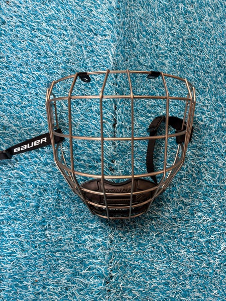 *Like New* Medium Bauer Profile III Facemask Cage