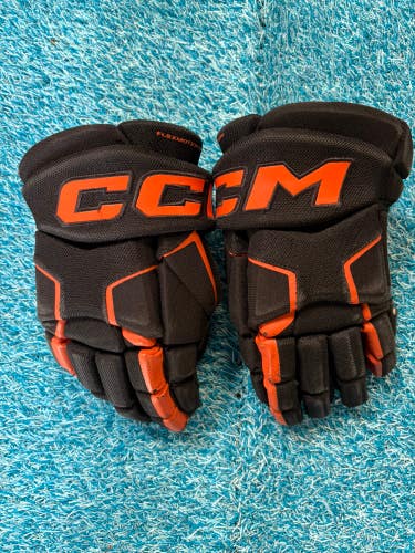 Black Junior CCM Tacks AS-580 Gloves 11" (Used)