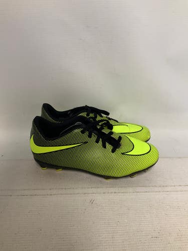 Used Nike Soccer Cleats Yellow Junior 04.5 11823-S000034175