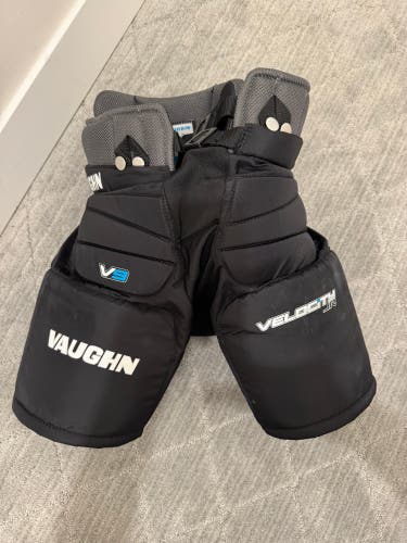 Junior Medium Vaughn Velocity V9 Pro Hockey Goalie Pants (Used)