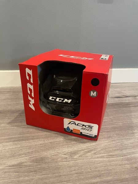 Medium CCM Tacks 910 Helmet (New)
