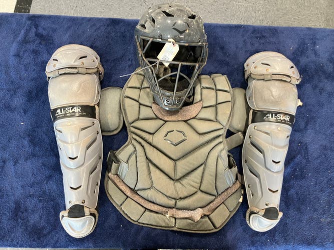 Intermediate EvoShield Catcher's Set (Used)